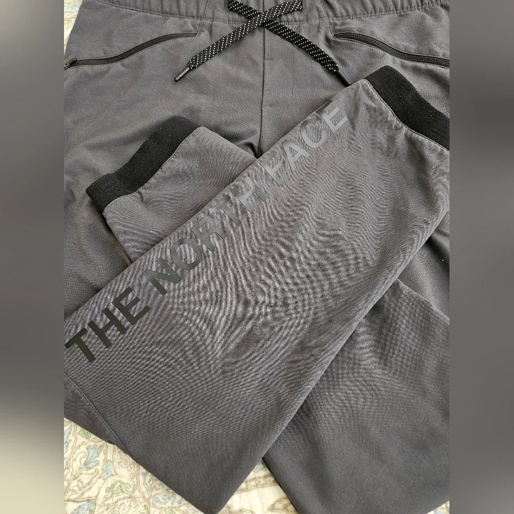 THE NORTH FACE Mens joggers S gray fleece lined sweatpants GUC athleisure